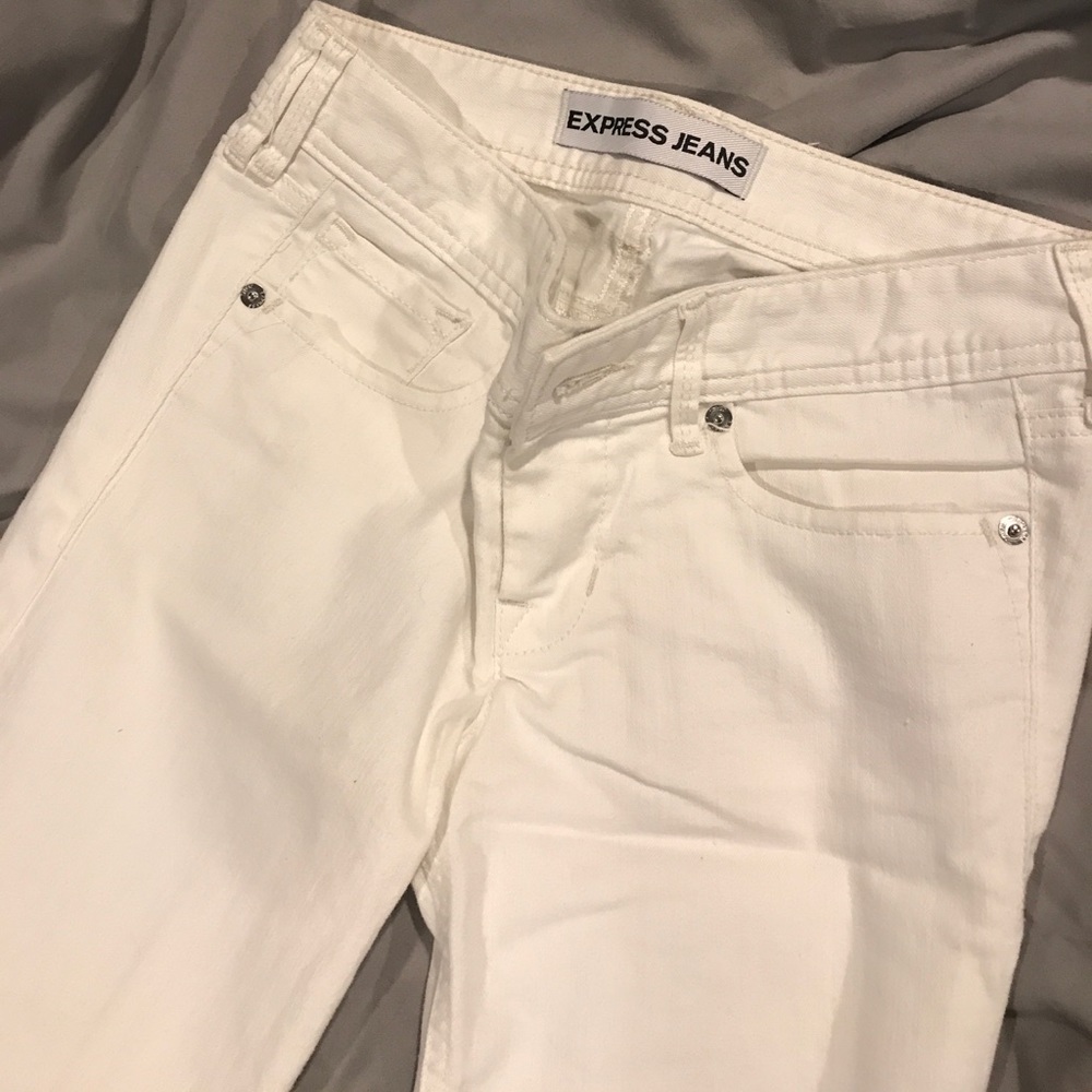 EXPRESS low rise cropped skinny white jeans